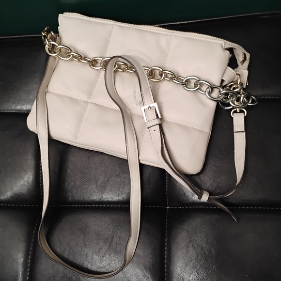 Kate Landry Vegan Leather Quilted Purse Two-Tone Chain Strap & Crossbody Beige - Picture 4 of 10